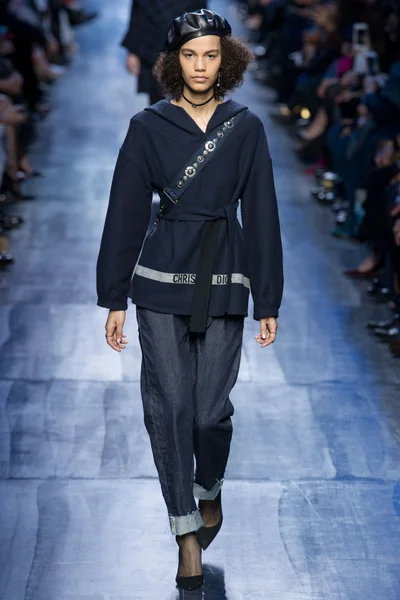 Look 12